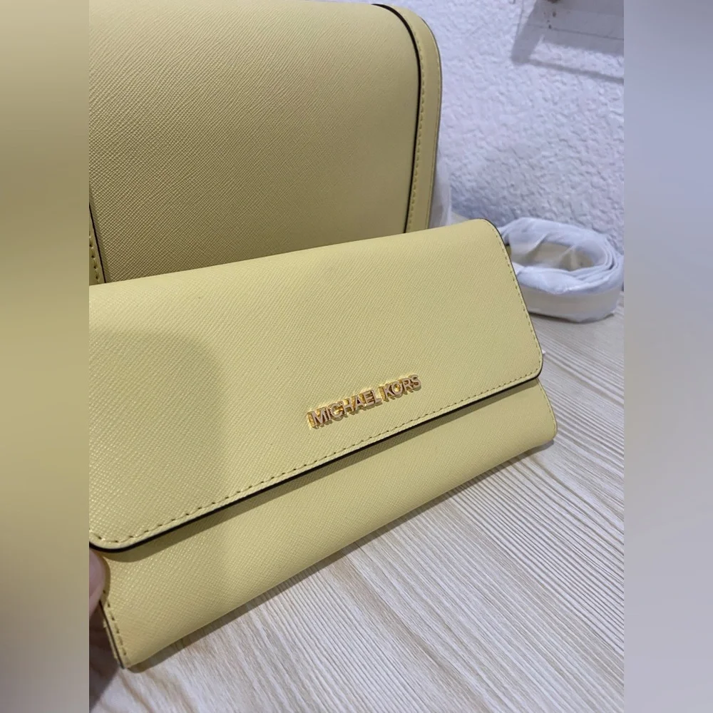 Michael Kors Buttercup Crossbody Bag and Wallet_9